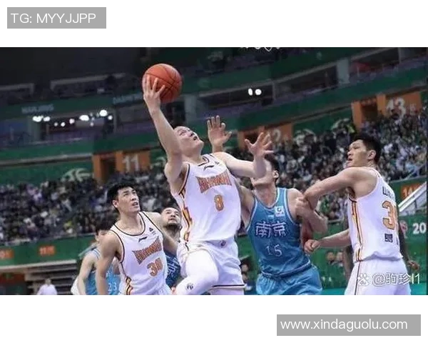 赛后分析：深圳篮球队与杭州篮球队的战术对决与启示