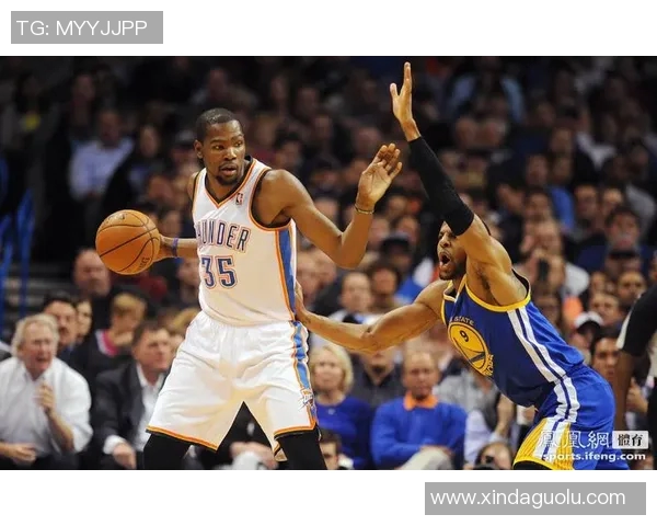 1718赛季勇士与雷霆的巅峰对决回顾及精彩瞬间分析 1718赛季勇士与雷霆的巅峰对决回顾及精彩瞬间分析