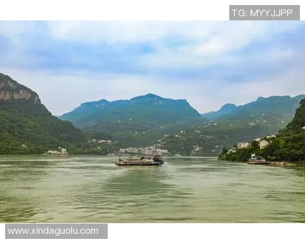 李泓澎的成长之路与艺术追求探索人生的多重可能性