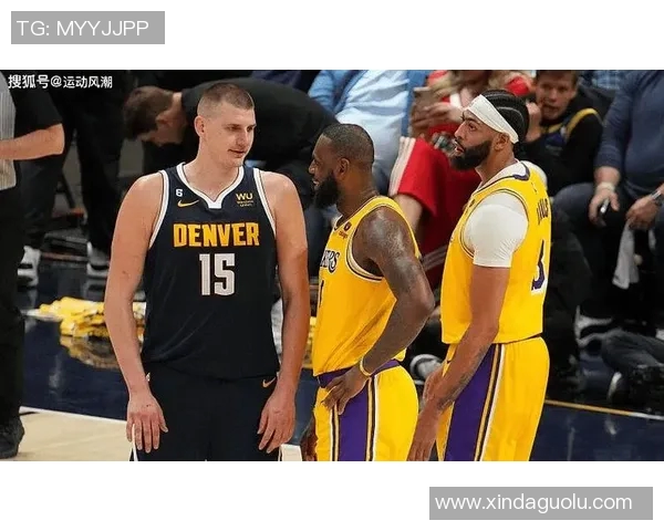 湖人对决掘金球鞋之战谁能赢得球场风尚与潮流之巅