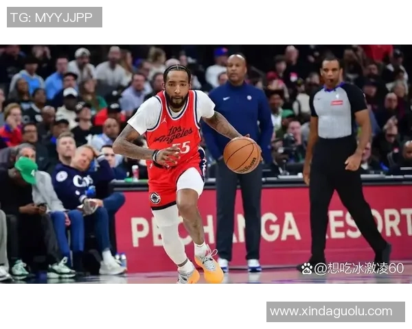 快船与掘金激战正酣小卡渴望球权引发关注 快船与掘金激战正酣小卡渴望球权引发关注