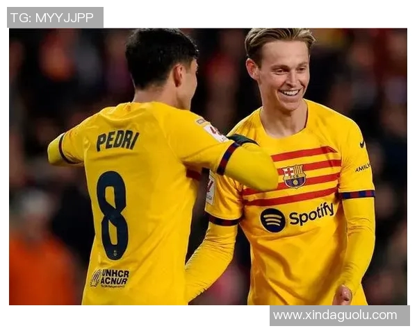 德容对决巴萨与巴黎的精彩较量引发球迷热议