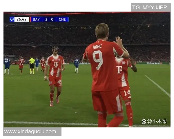 莱万在欧冠赛场火力全开10场比赛打入12球领跑射手榜