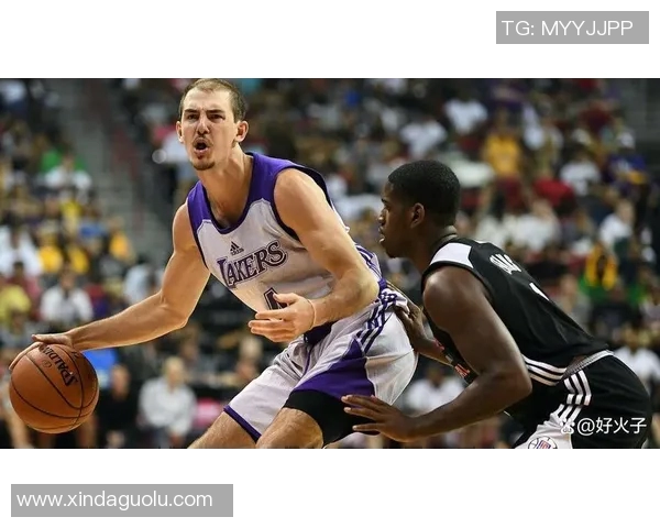 亚历克斯卡鲁索的篮球之路与职业生涯精彩瞬间回顾 亚历克斯卡鲁索的篮球之路与职业生涯精彩瞬间回顾