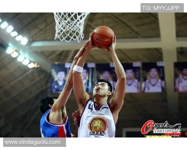 成都篮球队进攻战术解析与球队发展趋势探讨 成都篮球队进攻战术解析与球队发展趋势探讨